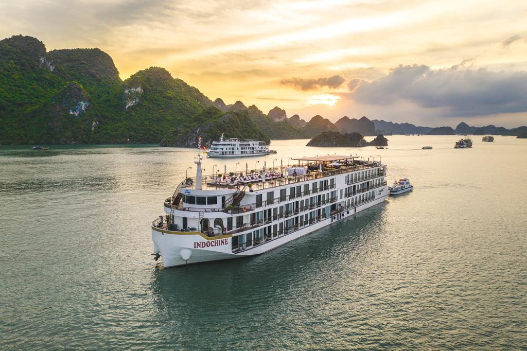 Tour 2N1Đ Du thuyền Indochine Cruises 5 Sao